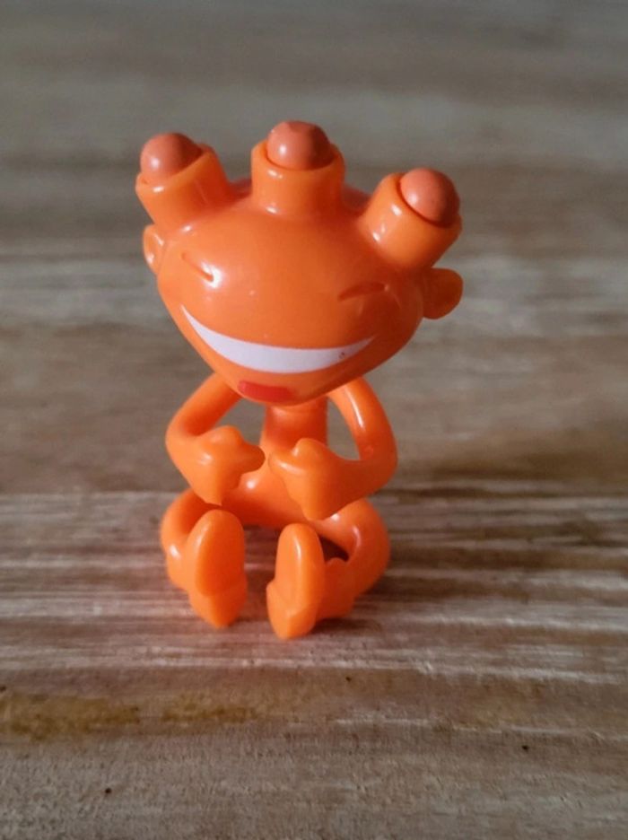 Lot de 2 figurines Kinder bonhomme et lapin crayon calendrier de l'avent Noël piñata anniversaire - photo numéro 2