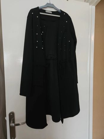 Veste longue à perles