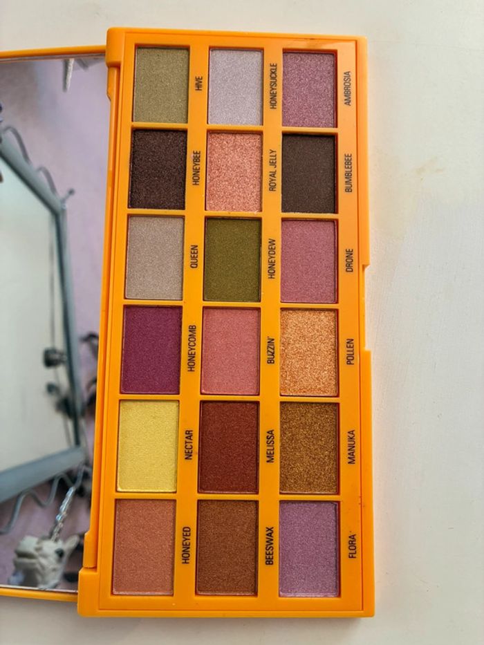 Palette chocolate Honey, 18 fards irisés, Makeup Revolution. - photo numéro 4
