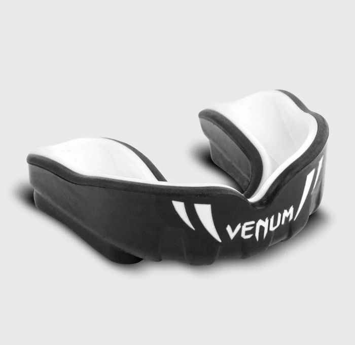 Lot d'équipement de sport de combat pour enfant (Krav maga, boxe, self défense, MMA, arts martiaux) - photo numéro 8