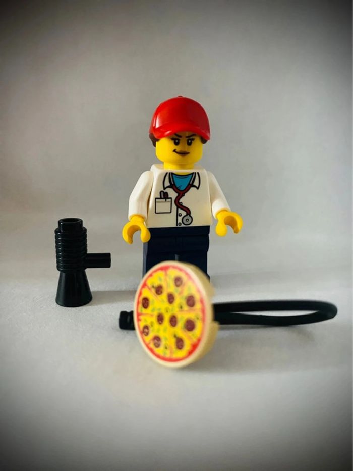 Minifigurine LEGO City - Cty1418 - La Coach Personnel 2019 - Très bon état - photo numéro 7