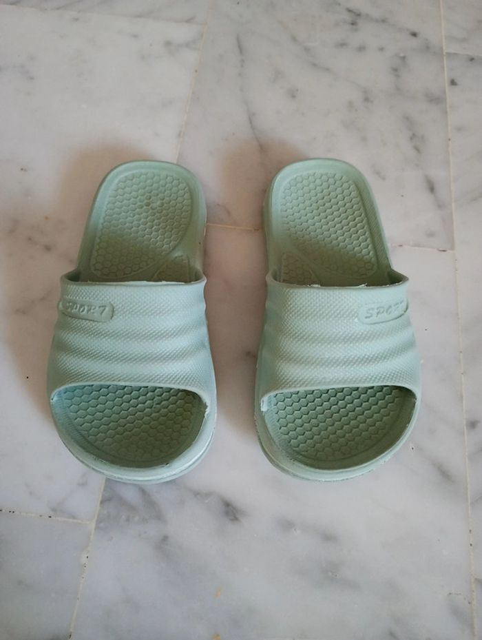 Chaussures/ sandales/ claquettes / bébé/ enfant/ taille 25 - photo numéro 3