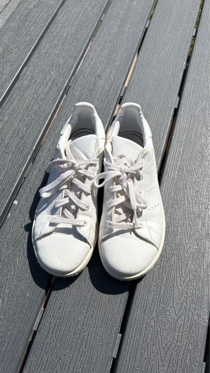 Baskets basses Stan smith blanches taille 33 - photo numéro 2