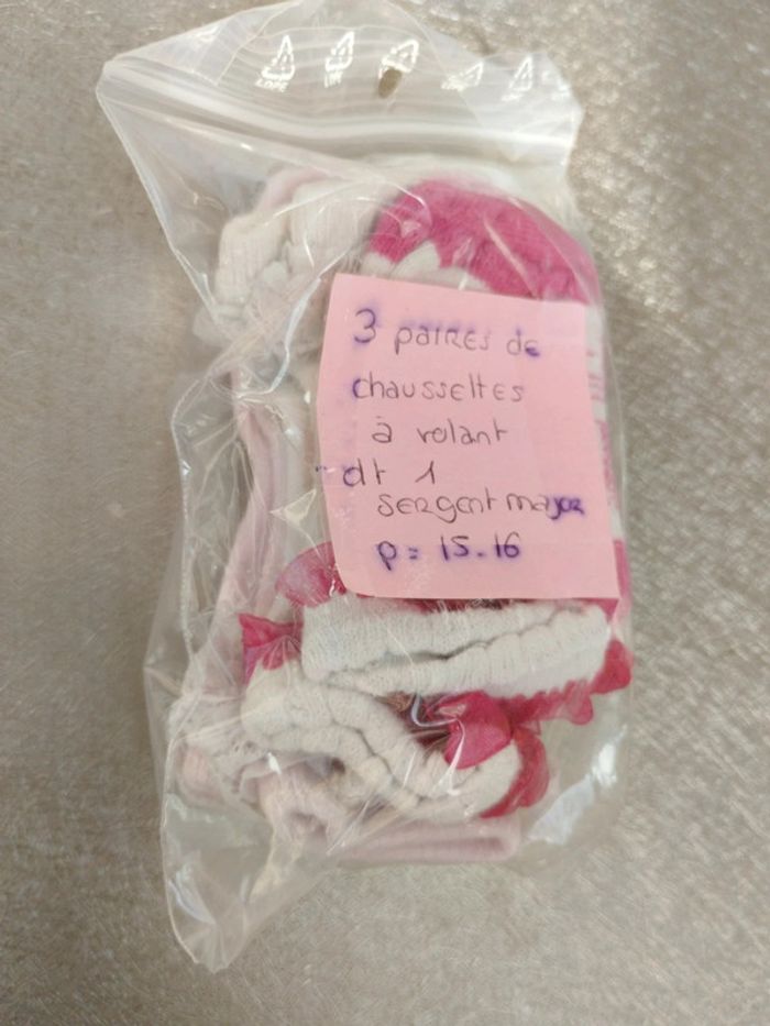 Chaussettes fille pointure 15-17, 23 paires - photo numéro 5