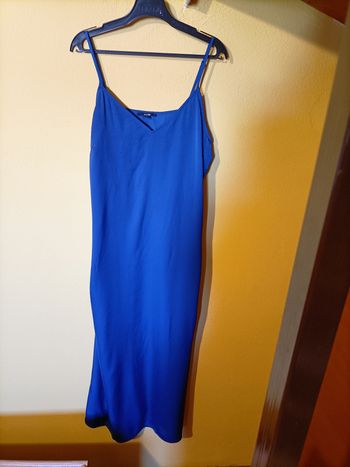 Robe longue satinée bleu roi Kiabi