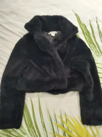 Gilet épais noir fausse fourrure fille 10 ans