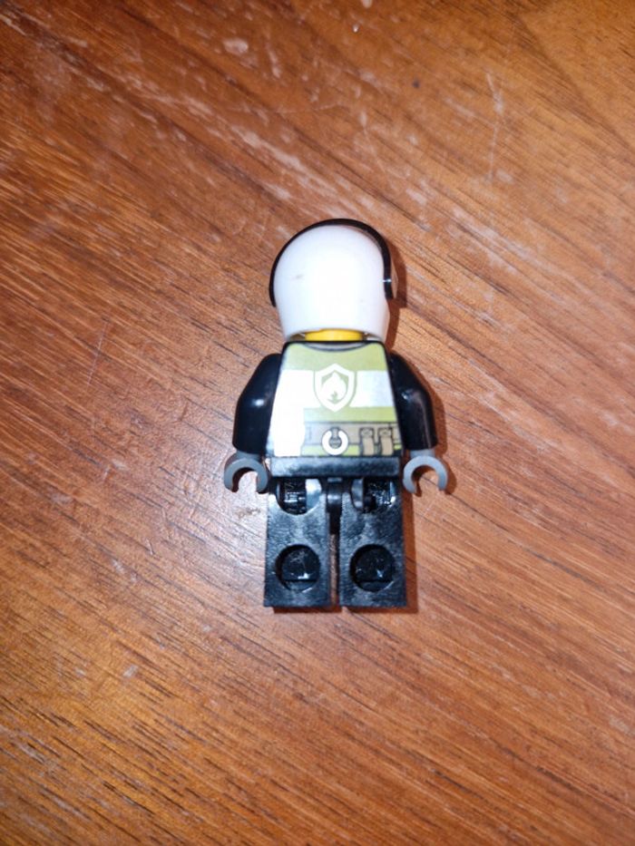 Figurine pompier lego - photo numéro 2