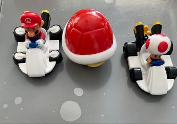 Lot de 3 Figurines Mario Kart avec voiture