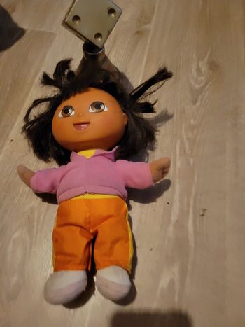 Poupée Dora l'exploratrice