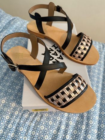 Sandales neuves