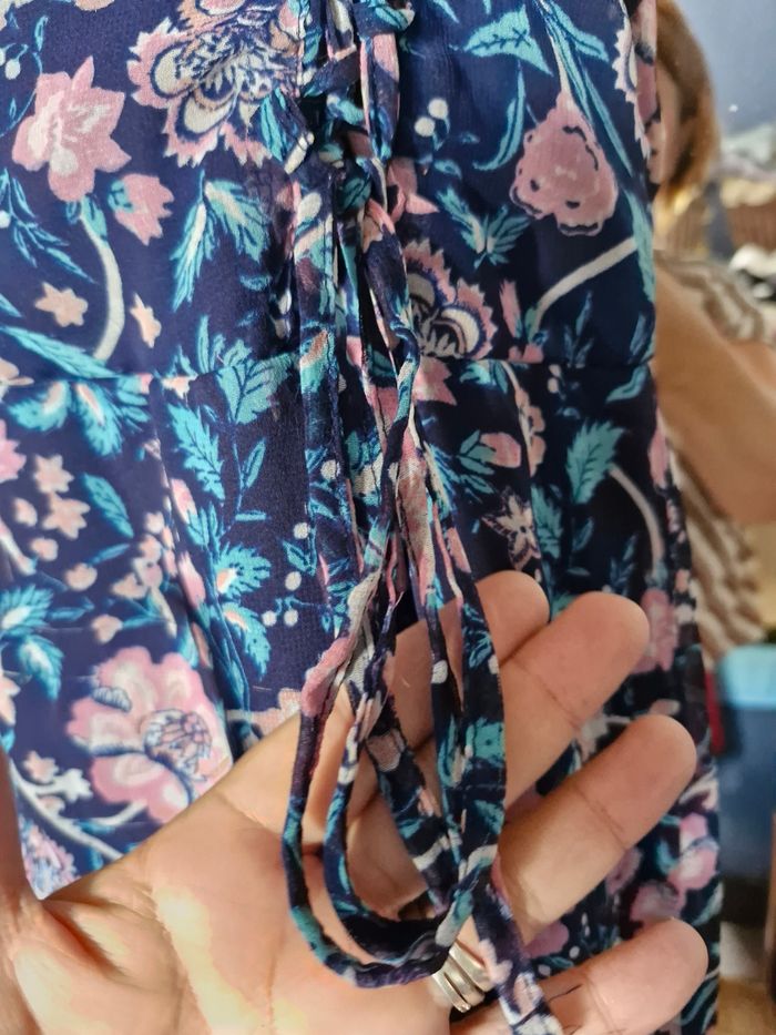 Superbe robe cintrée a fines bretelles - photo numéro 4