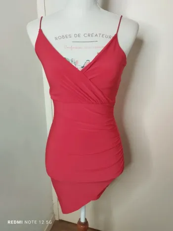 Magnifique robe Prettylittletingh taille 34