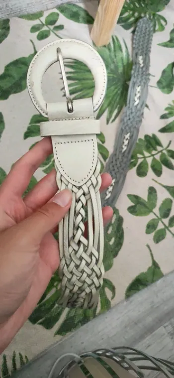 Ceinture beige/gris, entrelacée