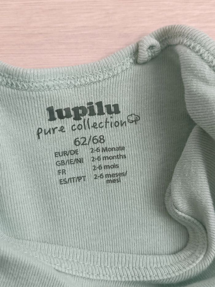 Lot bodies 3-6 mois - photo numéro 4