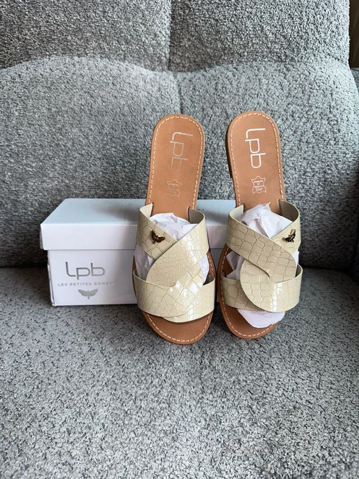 Mules/sandales/claquettes croco vert Les Petites Bombes