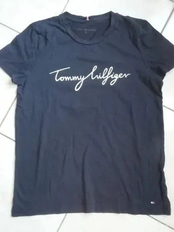 Haut - Tee Shirt Femme Tommy Hilfiger Taille M.