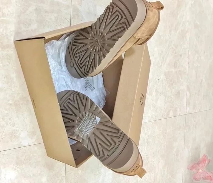 Bottes Ugg mini taille 41 - photo numéro 8