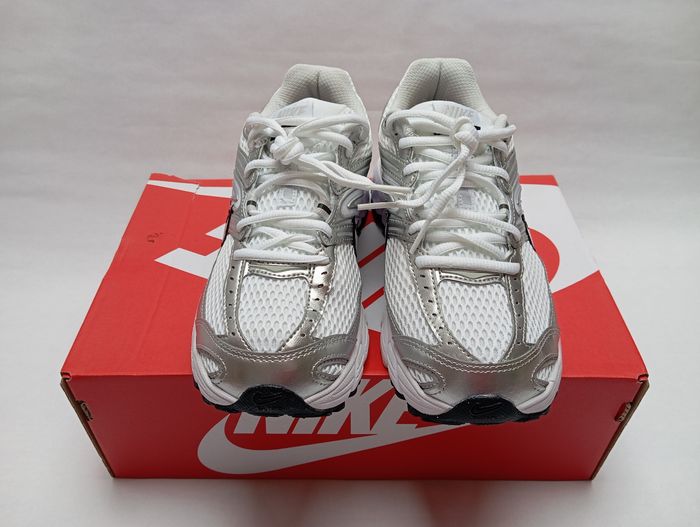 Baskets Nike air max moto 2k neuves - photo numéro 2