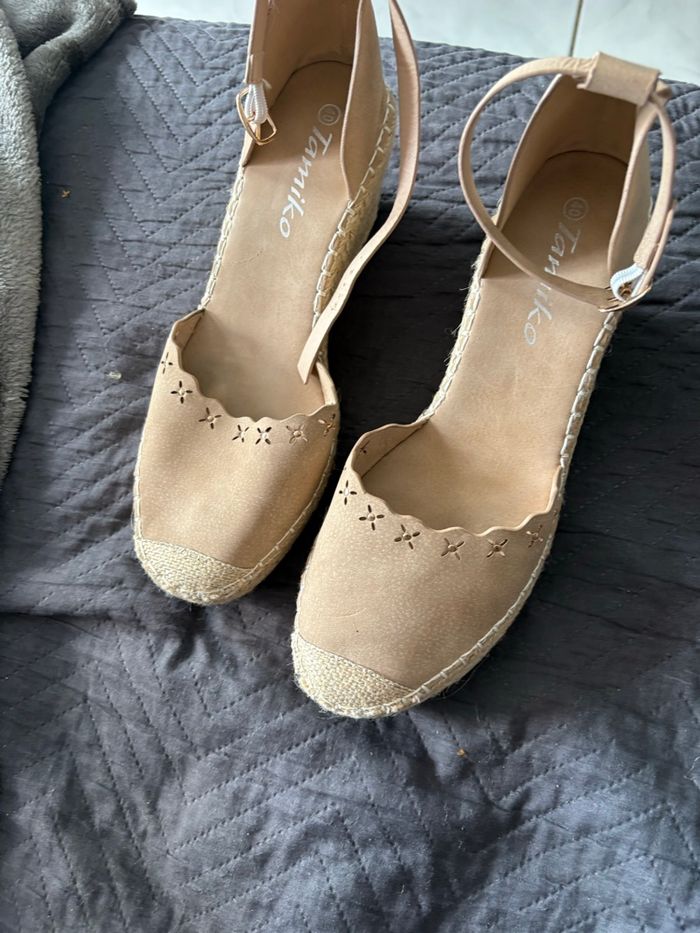 Sandales compensées beige