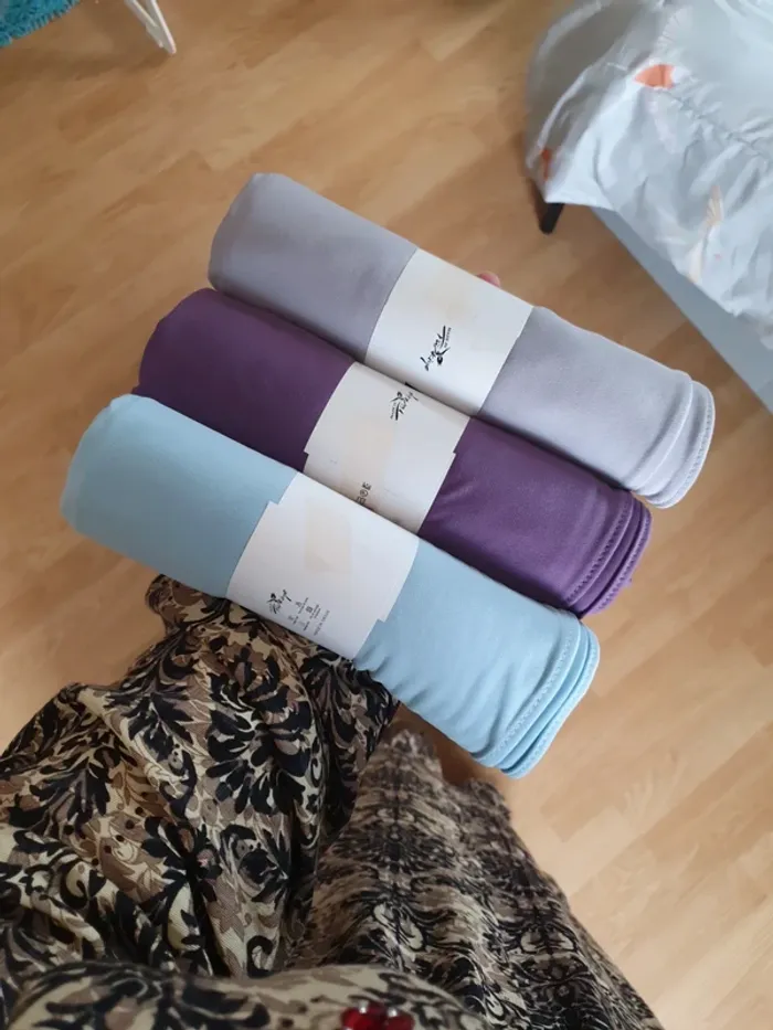 🌸 Lot de 3 Hijabs Jersey Premium Luxe – Neufs 🌸 - photo numéro 3