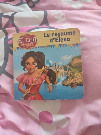 Petit livre rigide Le royaume d'Elena d'Avalor
