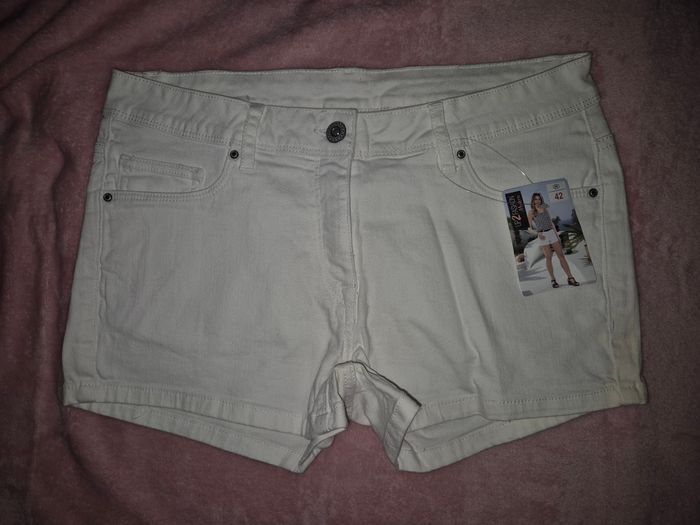 Short blanc neuf