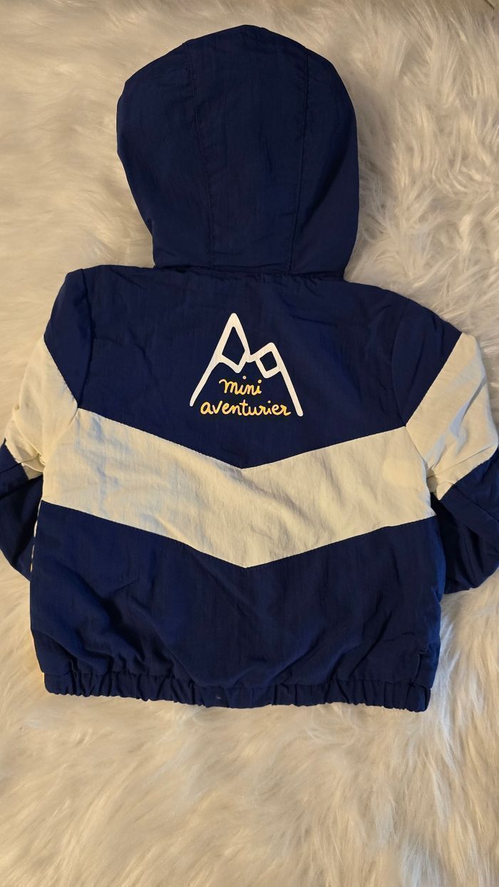 NEUF (non porté) 🏷🥰😍💙superbe coupe vent 6mois garçon 😍🤩💙