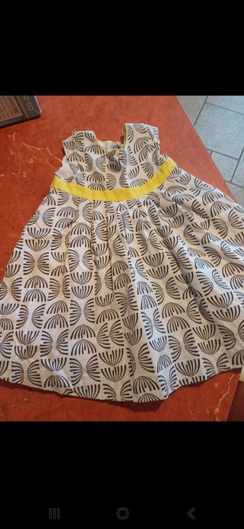 Robe fille taille 24 mois