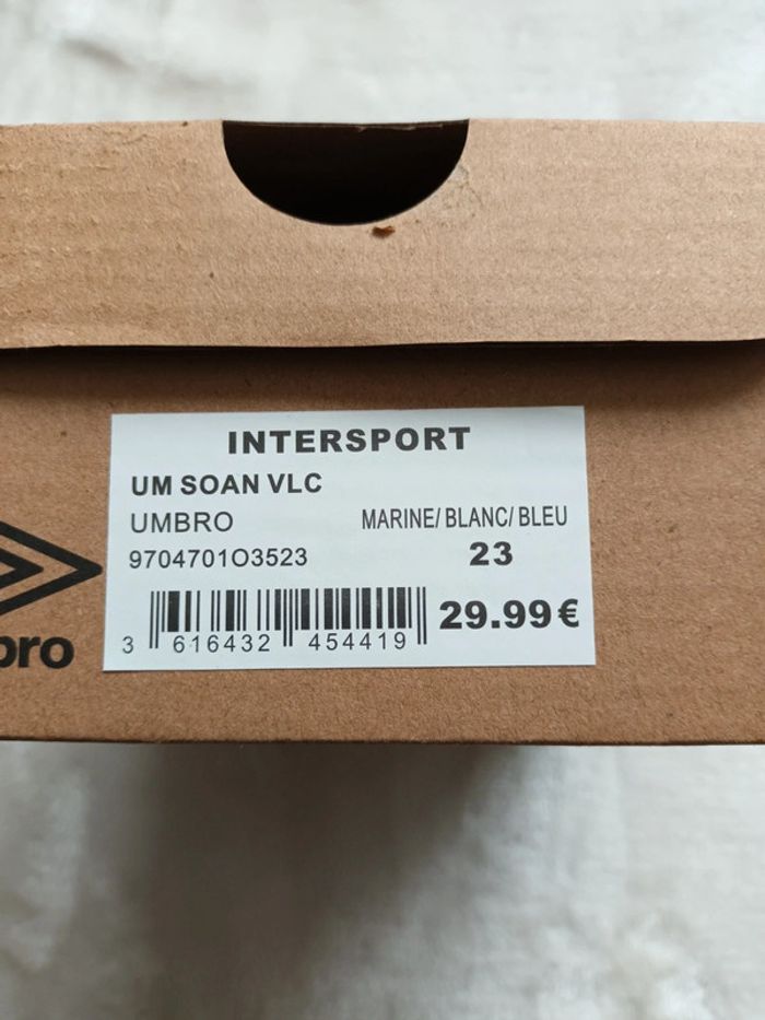 Basket umbro taille 23 neuve - photo numéro 7
