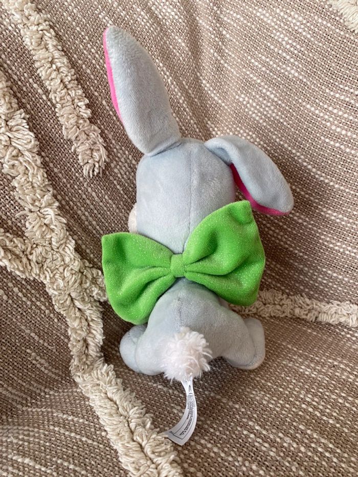 Peluche doudou 23cm Disney bambi panpan lapin gris noeud vert très bon état - photo numéro 3
