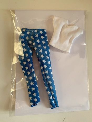 Ensemble haut et pantalon pour poupée Barbie