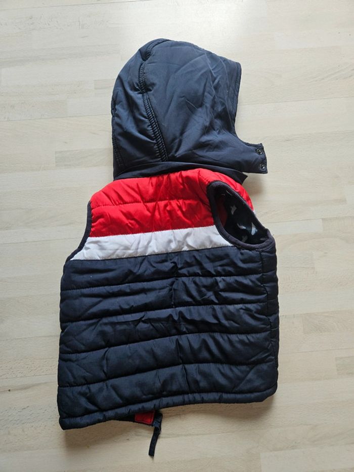 Veste sans manches garçon 6 mois - photo numéro 2