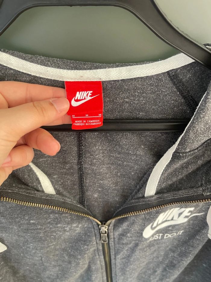Gilet Nike gris - photo numéro 2
