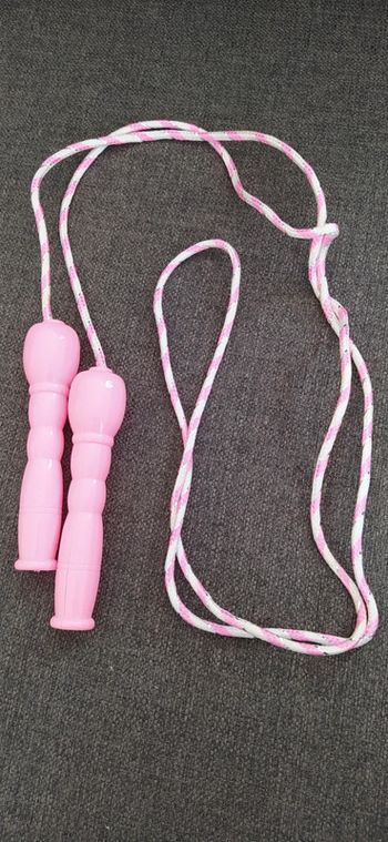 Corde à sauter rose