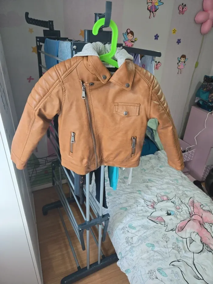 Veste en simili cuir garçon 5 ans - photo numéro 2