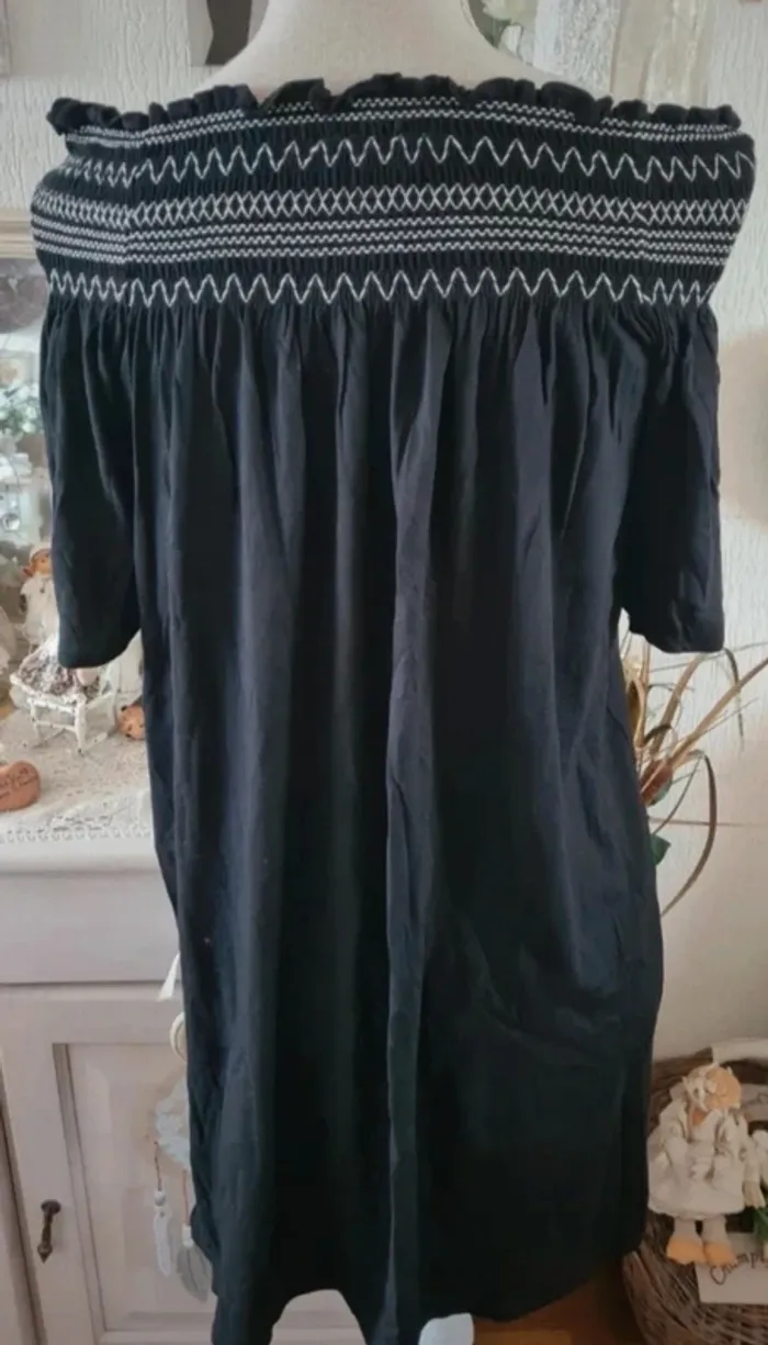 Robe noire ample épaules dénudées New Look Taille M Neuve - photo numéro 4