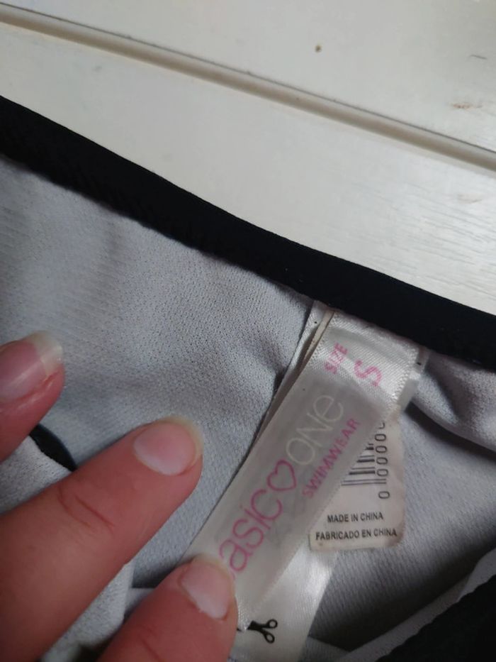 Maillot de bain Taille S - photo numéro 3