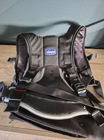 Porte-bébé Chicco Close To You noir