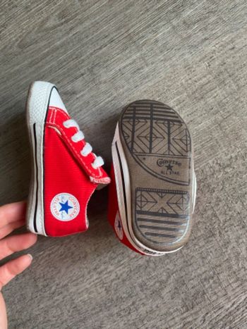 Converses rouges