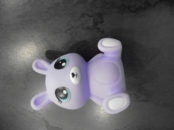 Petit lapin violet/ parme Yokaii