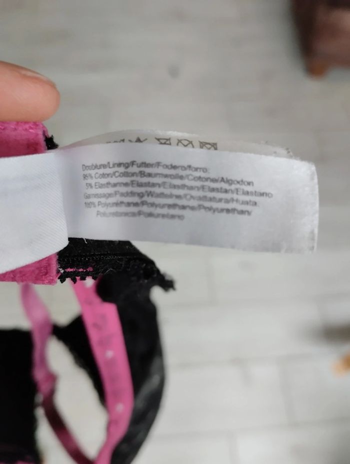 Soutien gorge dentelle et détails fushia 💖 - photo numéro 5