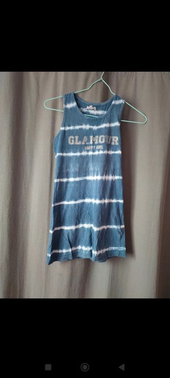 Robe courte sans manches