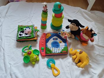 Lot de jouets d'eveil bébé