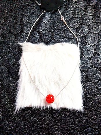 Magnifique collier argenté fin avec perle orange