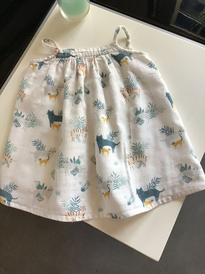 Robe à bretelle petit dos nu