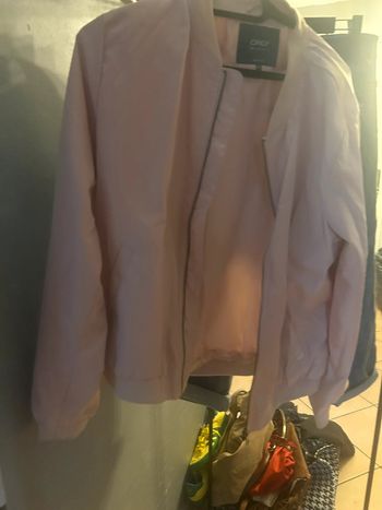 Bomber’s ONLY rose pâle