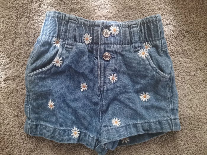 Short jean fleurie (18mois)