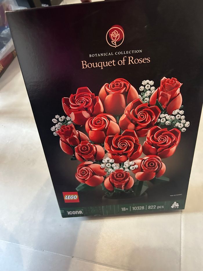 Lego 10328 Le Bouquet de roses - photo numéro 2