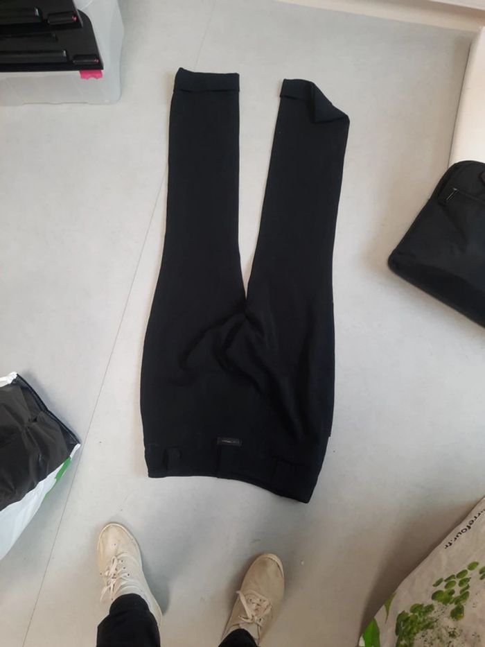 Pantalon noir très peu porte style costume - photo numéro 6