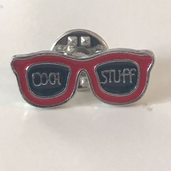 beau pins broche métallique